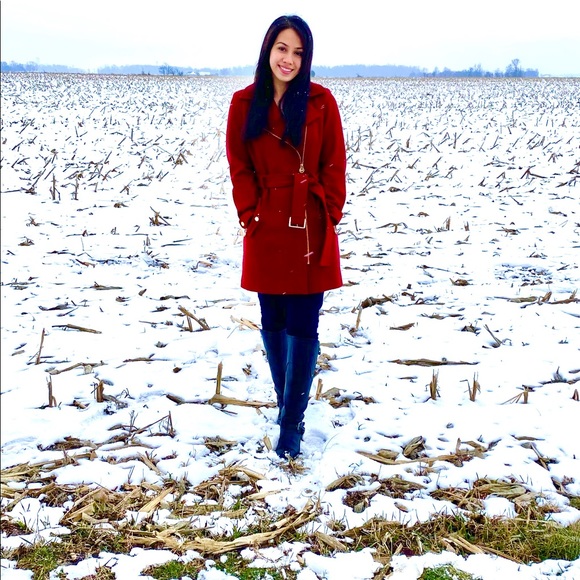 Meet your Posher, Jeaneé Elms - Picture 7 of 13